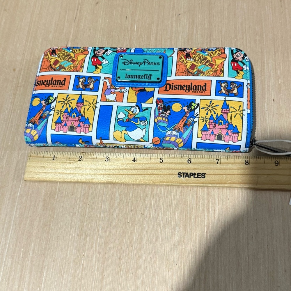 Disneyland Loungefly Play In The Park Wallet Mickey & Friends Brand New w/tags!! - Picture 10 of 11
